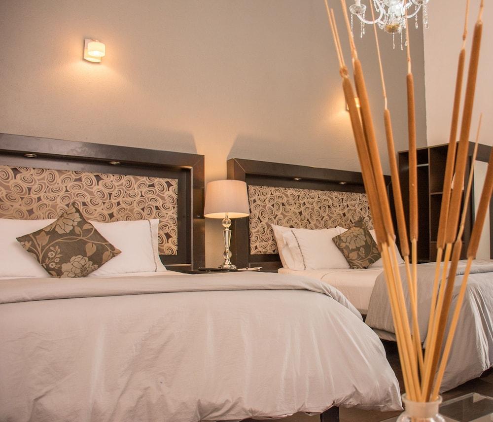 M Hoteles Concepto Морелия Екстериор снимка